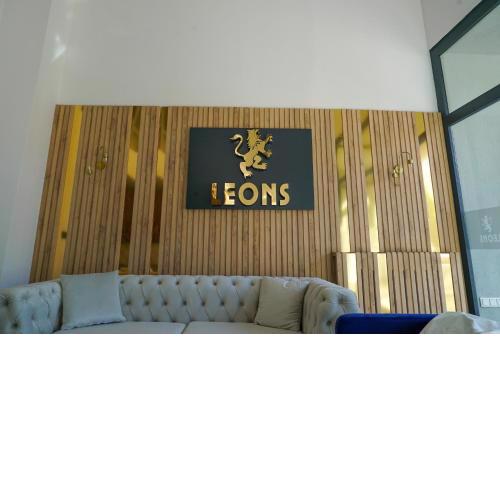 LEONS HOTEL