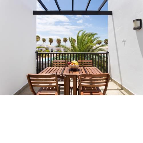 Letizia Bungalow with pool view