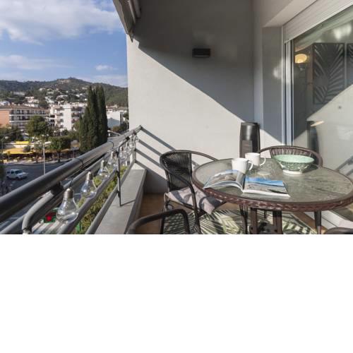 Lets Holidays Apartment Commercial Area