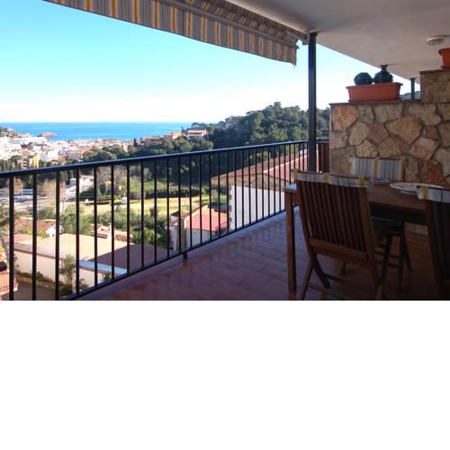 LETS HOLIDAYS SEA VIEWS APARTMENT in SA GABARRA