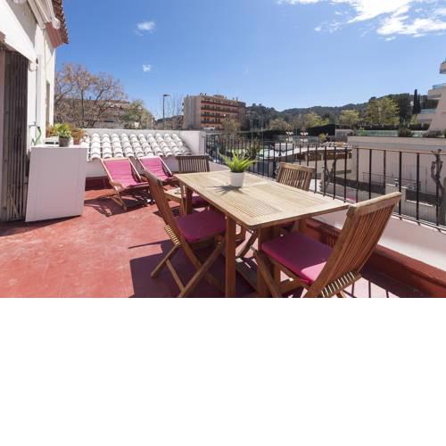 Lets Holidays Terrace apartment