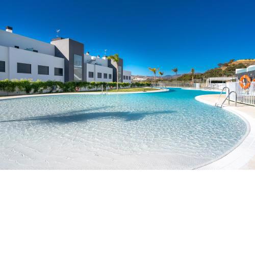 Lets in the Sun - Cala Serena Penthouse with plunge pool