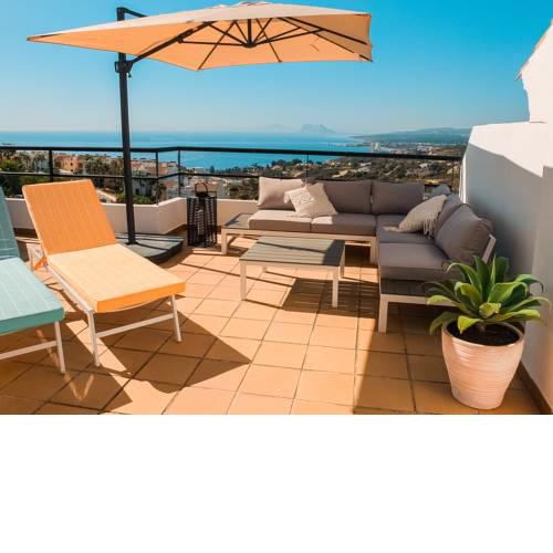 Lets in the Sun 3 Bed Town House with Panoramic Views