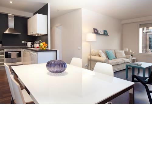 LetsGo Diagonal Avenue Apartment