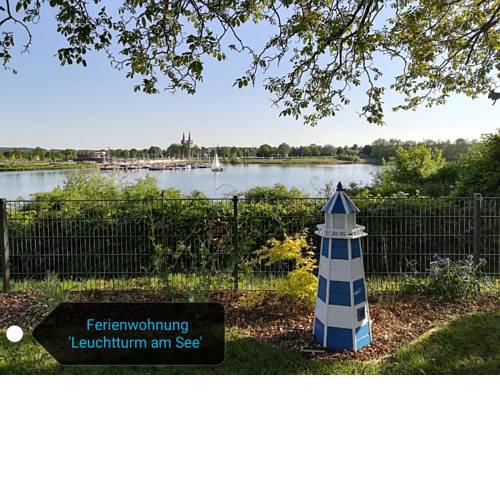 Leuchtturm am See