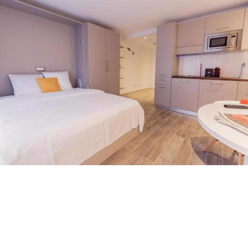 Lily Apartment15 with Kitchen in Frankfurt am Main