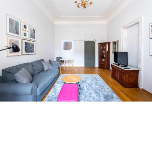 Live The Luxury On Old Town Square!