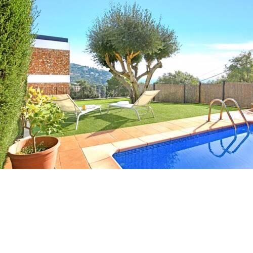Llafranc Villa Sleeps 12 with Pool