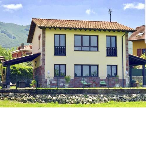 Llames Villa Sleeps 6
