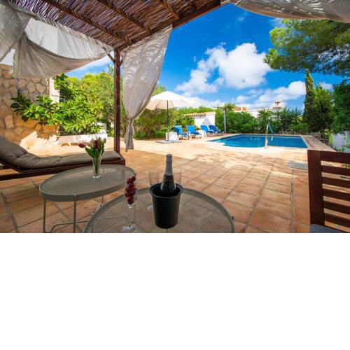 Lleus Villa Sleeps 4 Pool Air Con WiFi