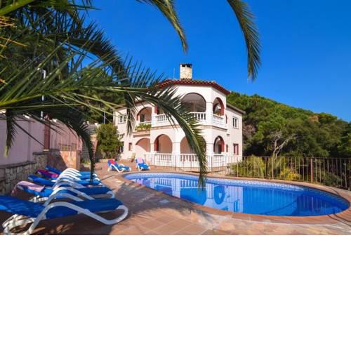 Lloret de Mar Apartment Sleeps 6 Pool Air Con WiFi