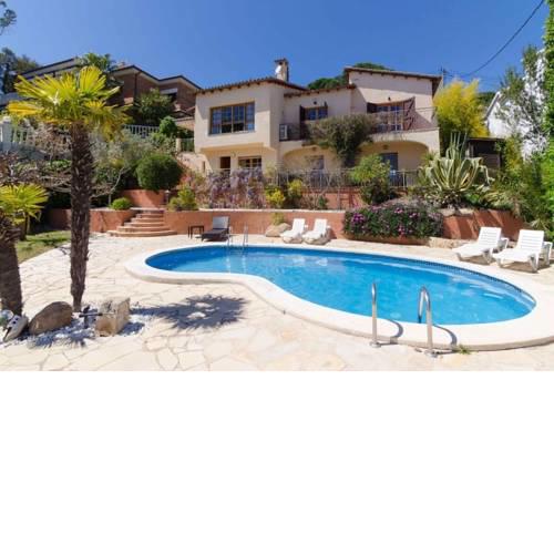 Lloret de Mar Villa Sleeps 10 Pool Air Con WiFi