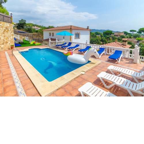 Lloret de Mar Villa Sleeps 11 Pool Air Con WiFi