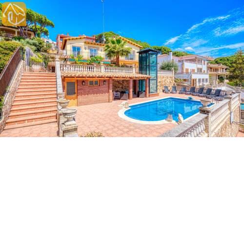 Lloret de Mar Villa Sleeps 12 Pool Air Con WiFi