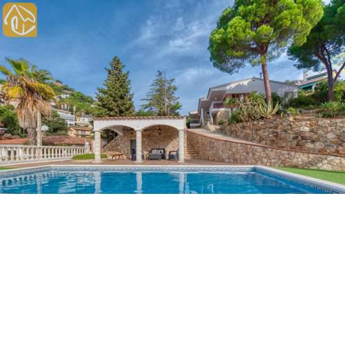 Lloret de Mar Villa Sleeps 12 Pool WiFi