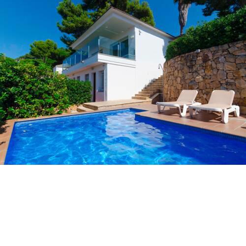 Lloret de Mar Villa Sleeps 12 Pool WiFi