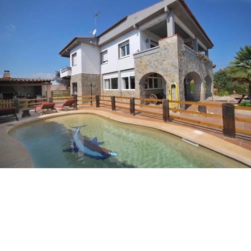 Lloret de Mar Villa Sleeps 12 Pool WiFi