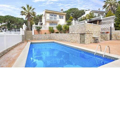 Lloret de Mar Villa Sleeps 13 with Pool