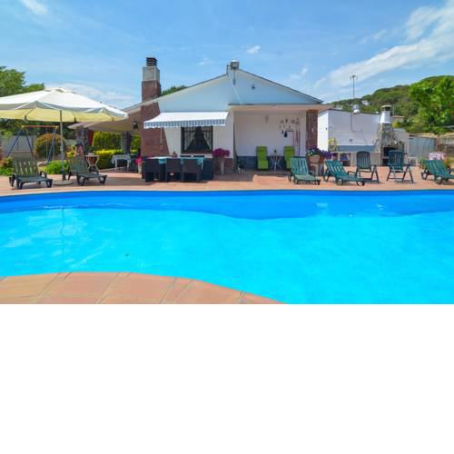 Lloret de Mar Villa Sleeps 15 with Pool and Free WiFi