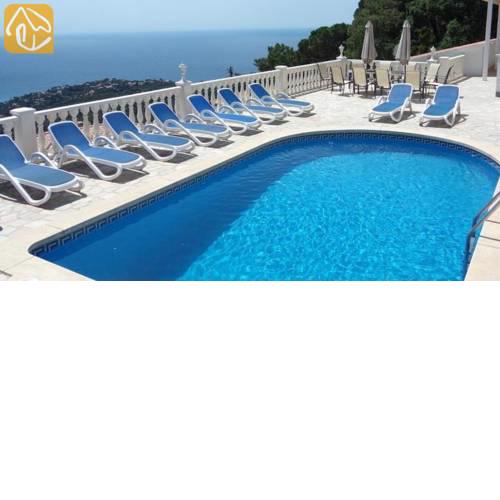 Lloret de Mar Villa Sleeps 17 Pool WiFi