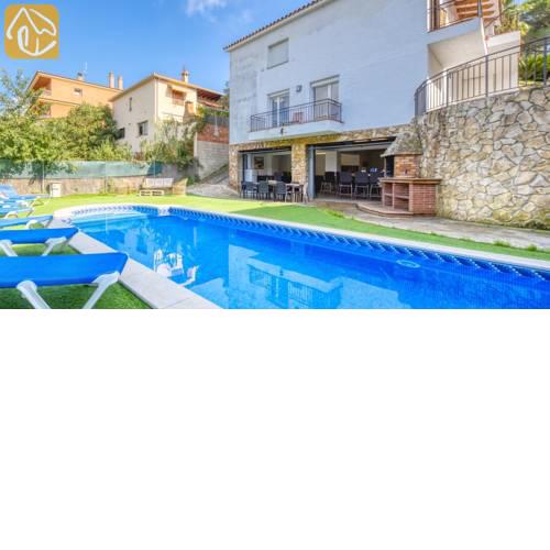 Lloret de Mar Villa Sleeps 18 Pool WiFi