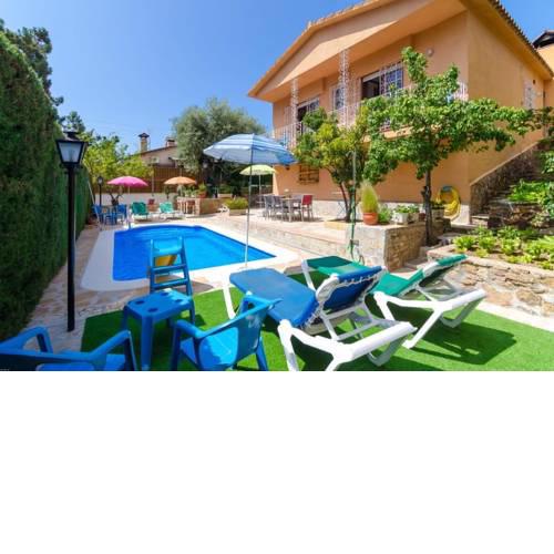 Lloret de Mar Villa Sleeps 5 Pool WiFi