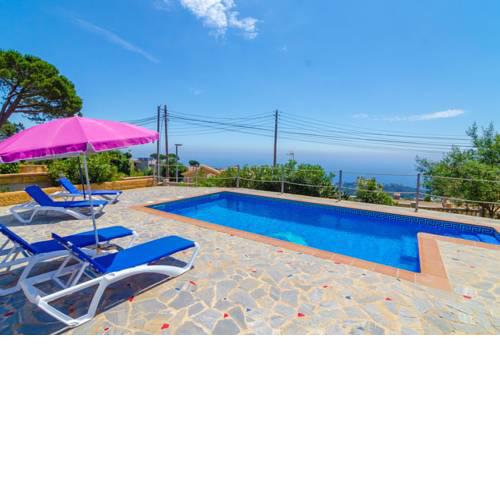 Lloret de Mar Villa Sleeps 6 Pool WiFi