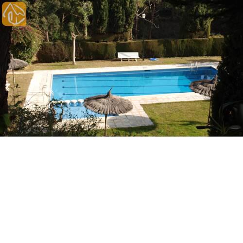 Lloret de Mar Villa Sleeps 6 with Pool and WiFi