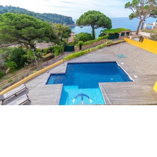 Lloret de Mar Villa Sleeps 7 Pool Air Con WiFi