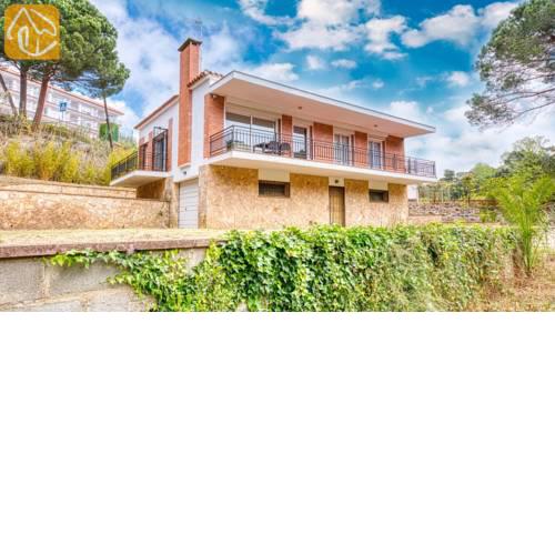 Lloret de Mar Villa Sleeps 7 Pool WiFi