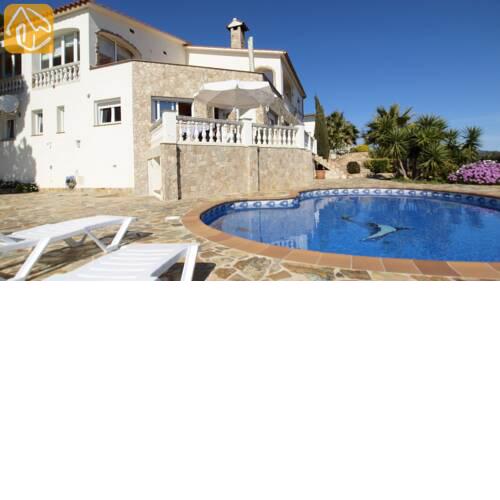 Lloret de Mar Villa Sleeps 7 Pool WiFi