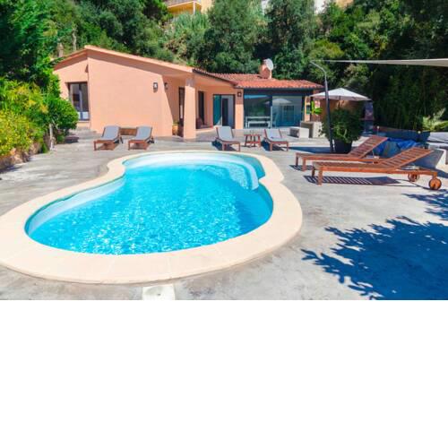 Lloret de Mar Villa Sleeps 8 Pool Air Con WiFi