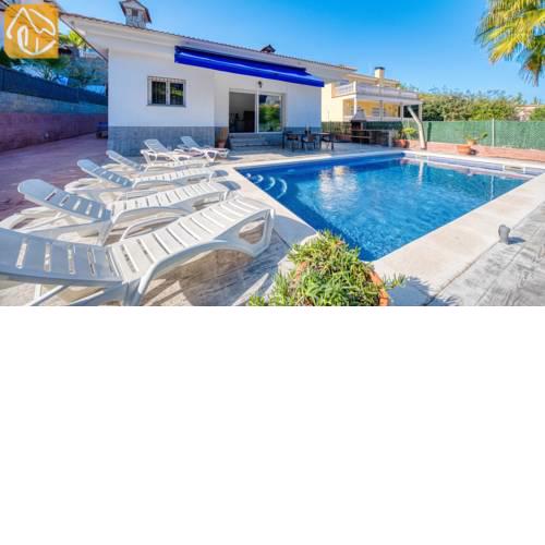 Lloret de Mar Villa Sleeps 8 Pool WiFi