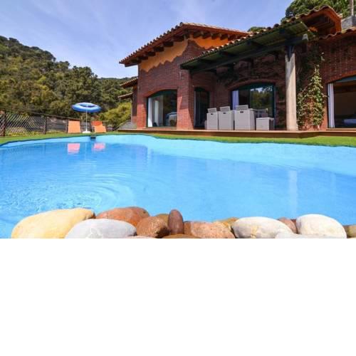 Lloret de Mar Villa Sleeps 8 Pool WiFi