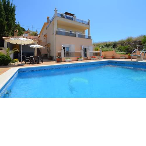 Lloret de Mar Villa Sleeps 8 Pool WiFi