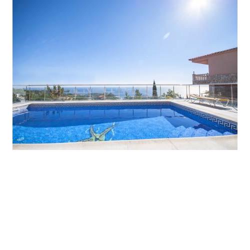 Lloret de Mar Villa Sleeps 9