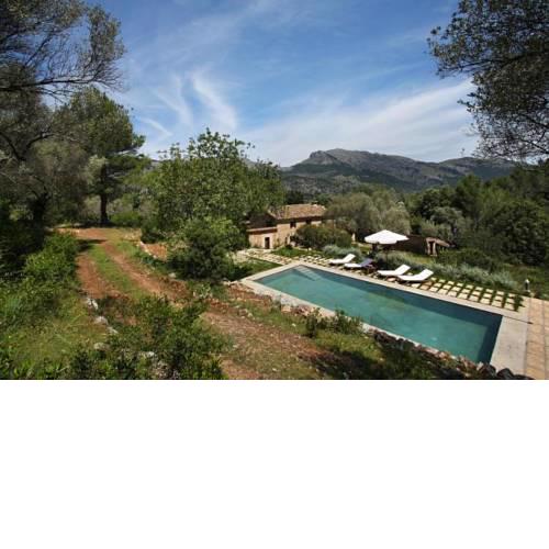 Lluc Villa Sleeps 6 with Pool and WiFi