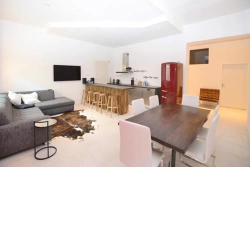 Loft directly next to Oktoberfest and downtown
