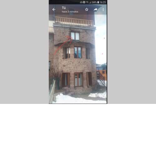 Loft pequeño y parquing cubierto a pie de pistas