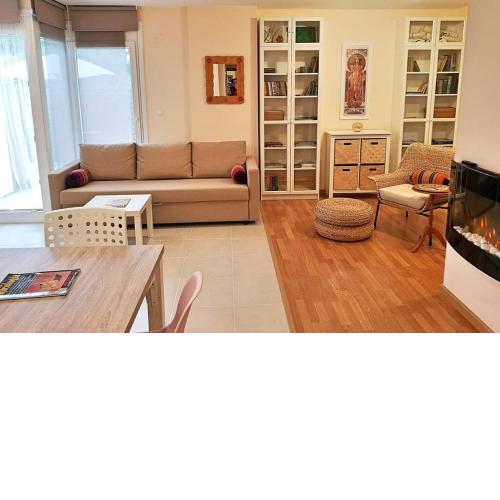 LOFT PLAYA FOZ CON TERRAZA Y PISCINA