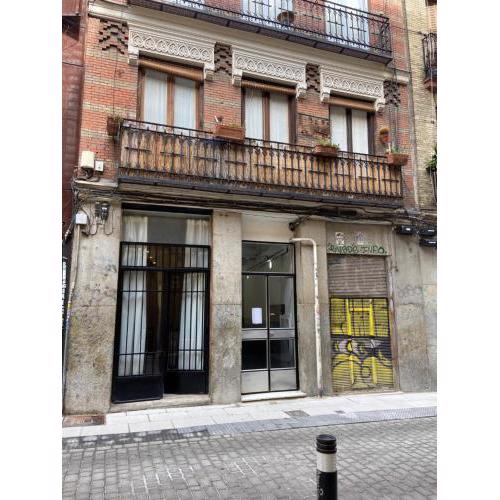 Loft RECIEN reformado a PIE de CALLE - 2 PERSONAS