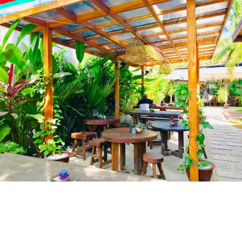 Loka Surf & Fitness Lodge