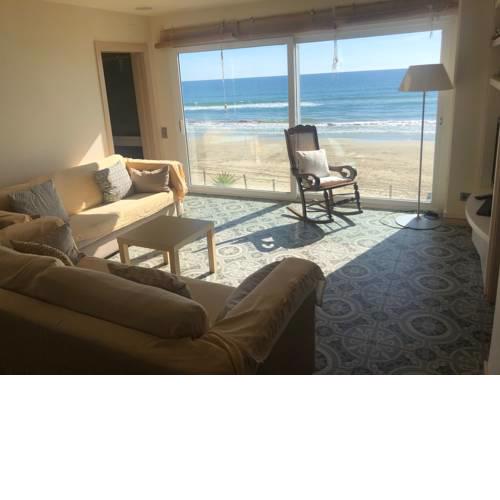 Long Beach Luxury Apartment over the Sea