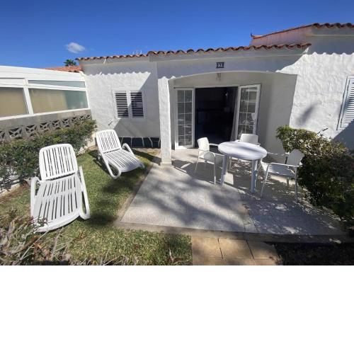 Los arcos bungalow garden barbecue pool