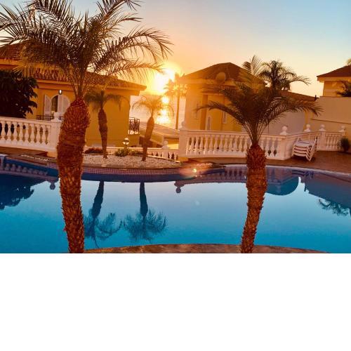 Los Cristianos Beach Front Sunset Villa