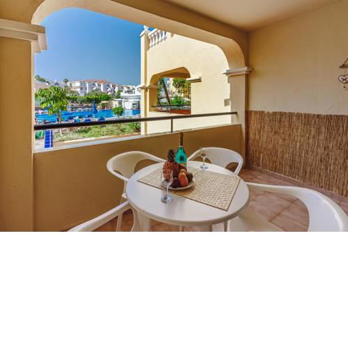Los Cristianos Bright and airy Studio, Pool