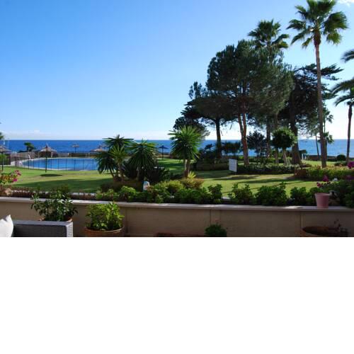 Los Granados Playa - Beachfront 3 bedroom ground floor apartment