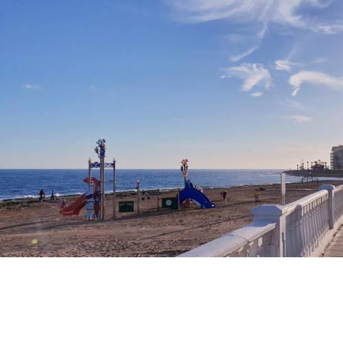 Los Locos Beach Apartments