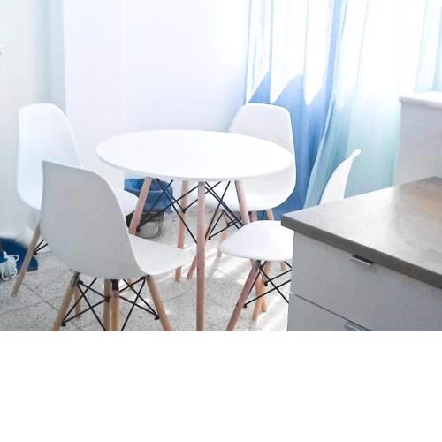Lots of sunlight 3 bedroom Apartment with balcony Air Conditioning sys3yr