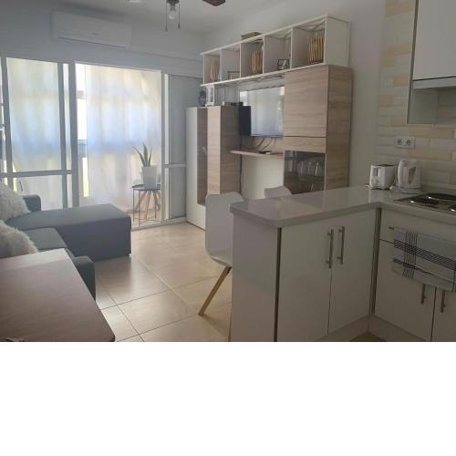 Lovely 1bedroom renewed apartment with 3 pools